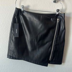 NWT Lulus faux leather skirt